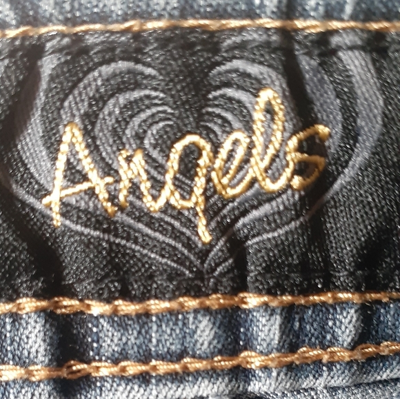 Angels - Picture 2 of 4